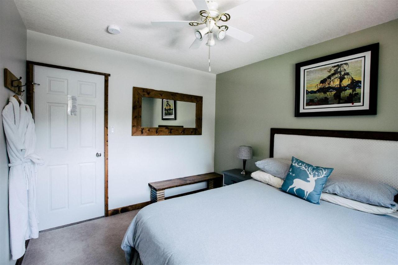 Alpenrose Revelstoke Bed & Breakfast Exterior foto
